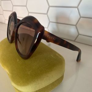 Authentic GUCCI women’s sunglasses